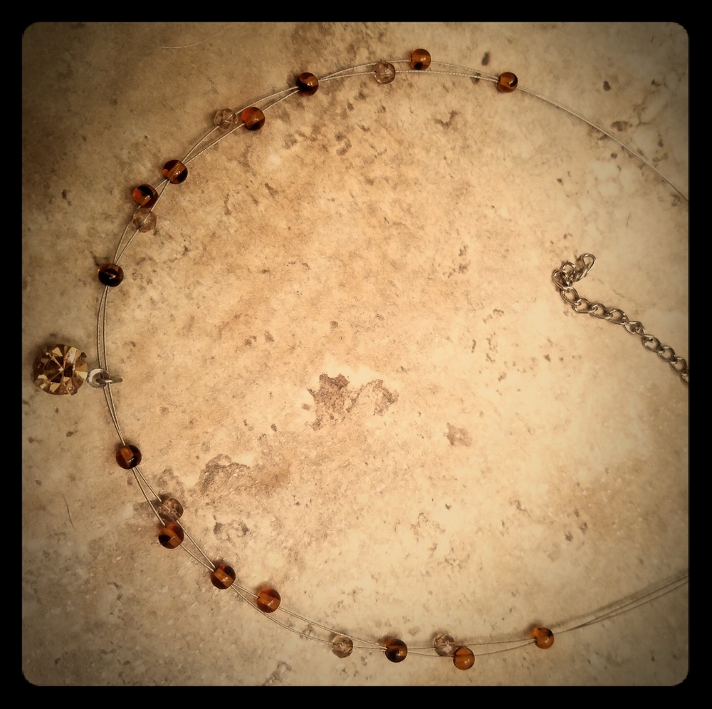 Y2K/90s Floating choker necklace